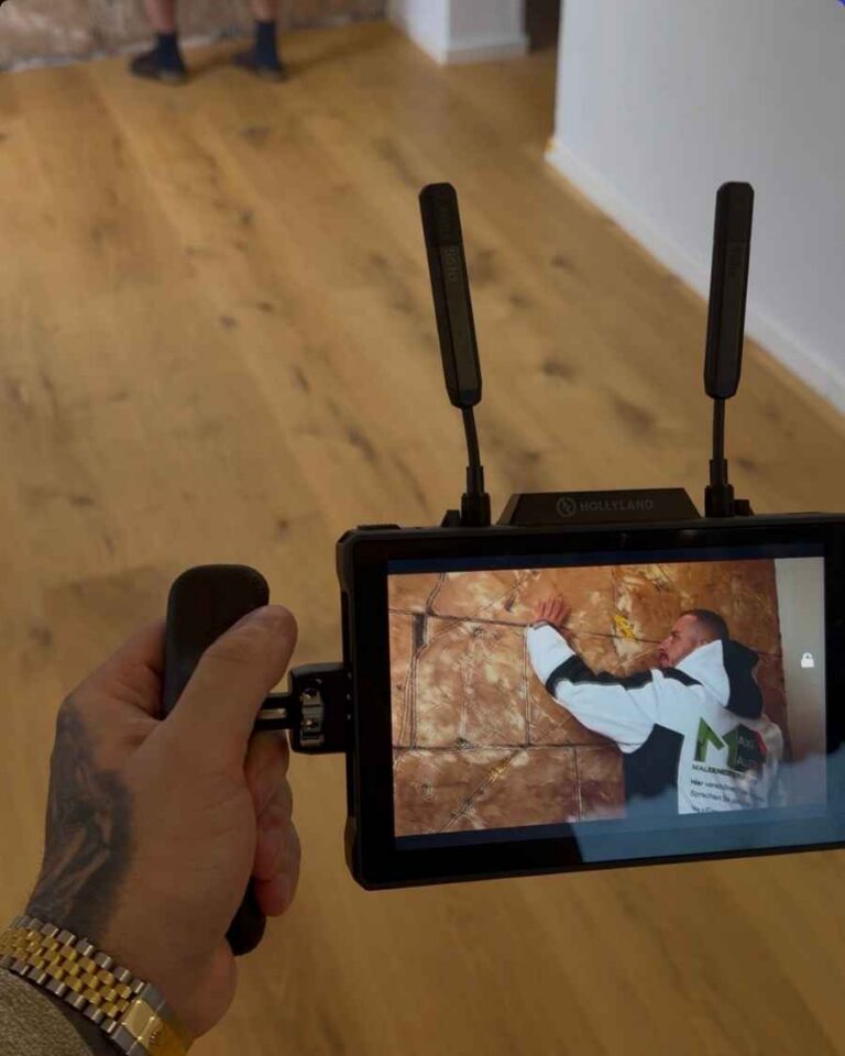 Kontrolle einer Videoaufnahme auf dem Kameramonitor
